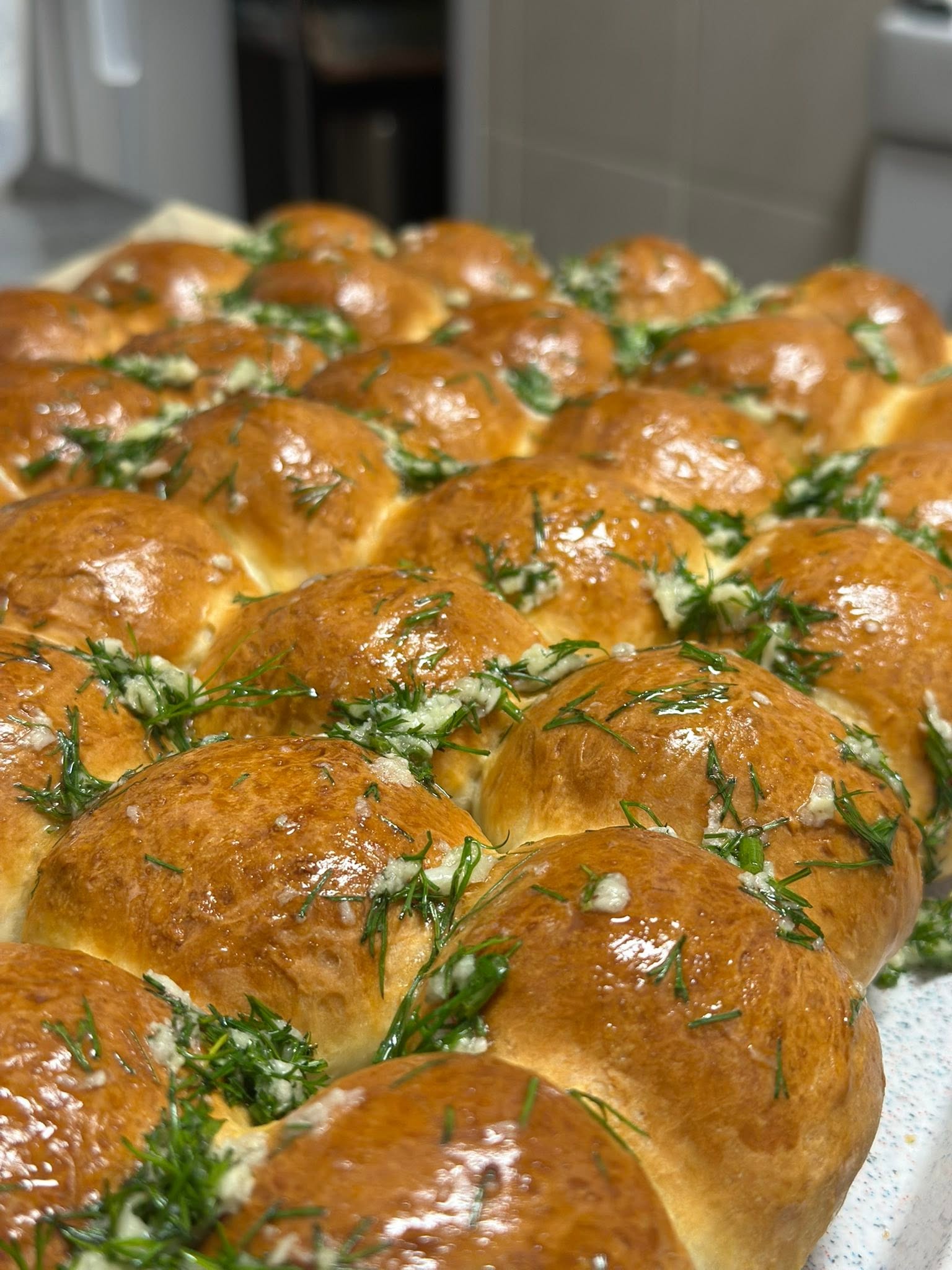 Domowe bułeczki z ziołami